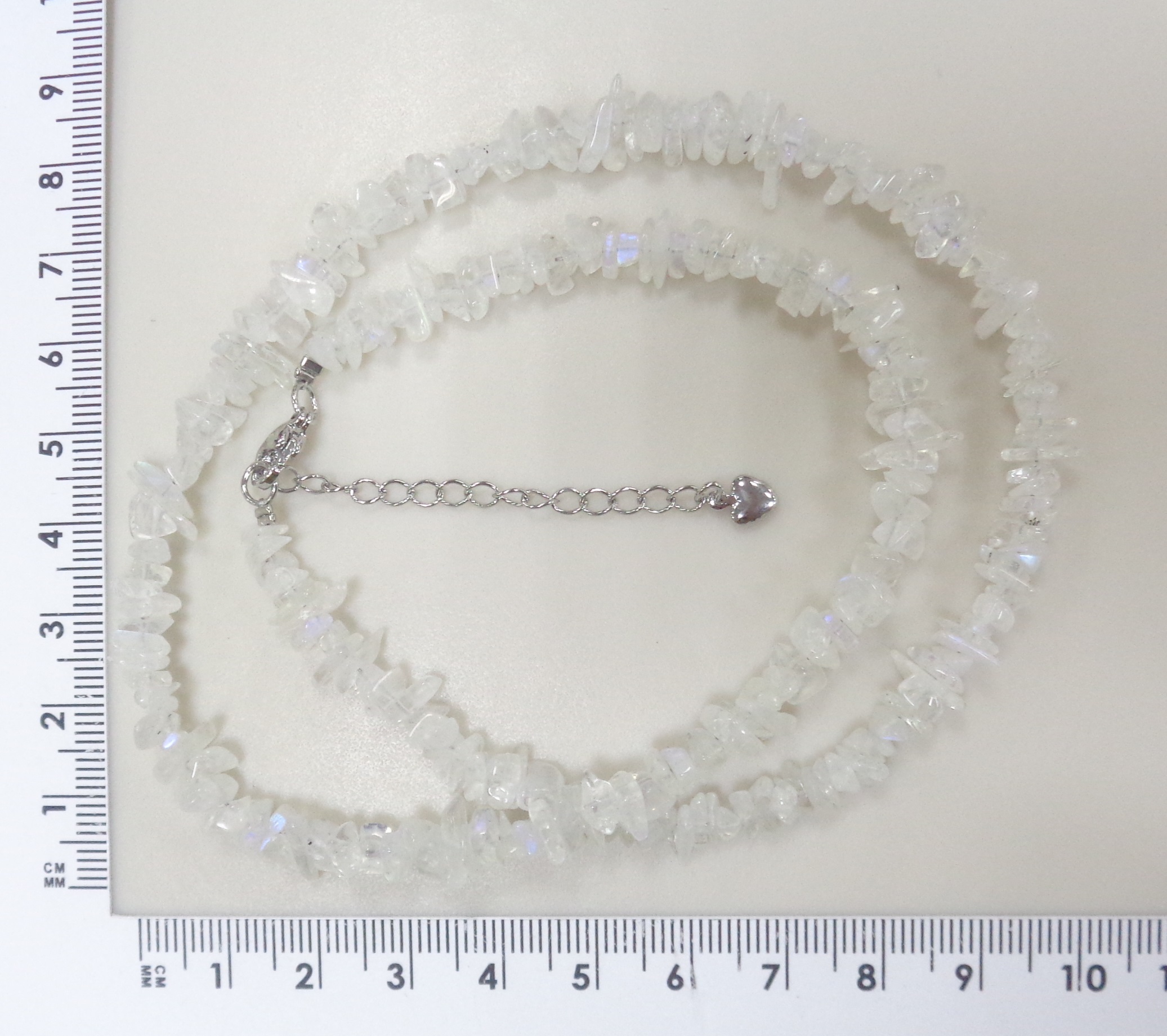 Бусы из лунного камня